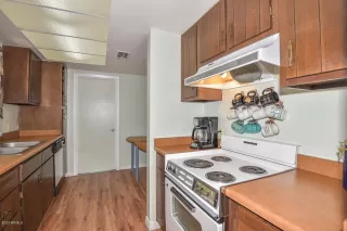 Photo #6: 6115867 Listing