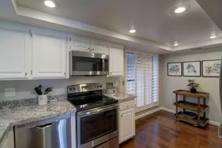 Photo #5: 6115892 Listing