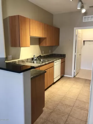 Photo #4: 6115907 Listing