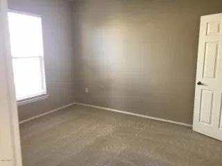 Photo #6: 6115907 Listing