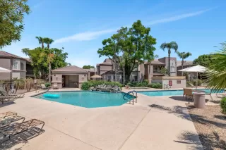 Photo #5: 6116027 Listing