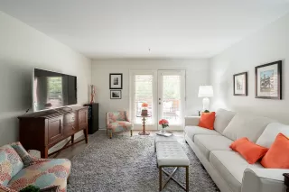 Photo #4: 6116144 Listing