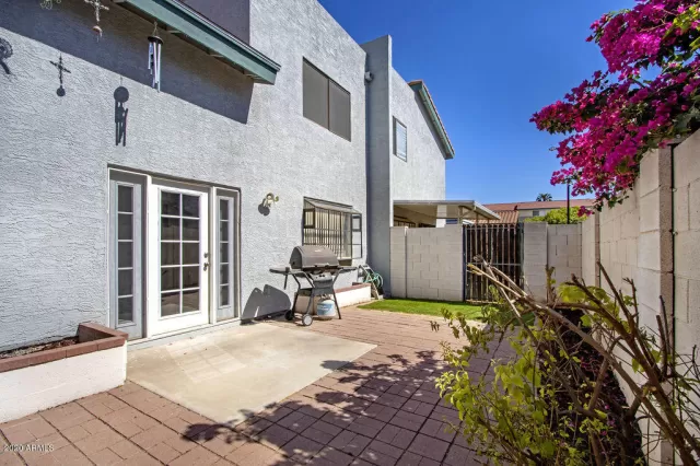 MLS: 6116222 Condo For Sale