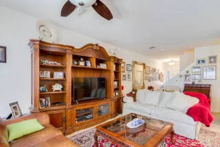 Photo #6: 6116816 Listing