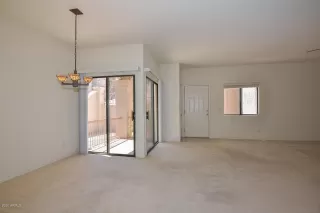 Photo #5: 6116822 Listing