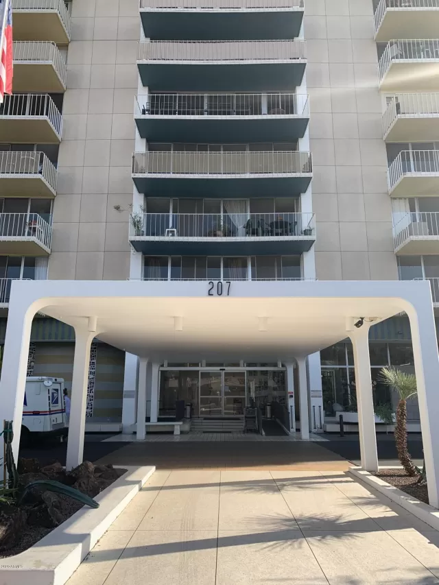 MLS: 6116924 Condo For Sale