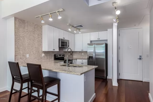 MLS: 6116938 Condo For Sale