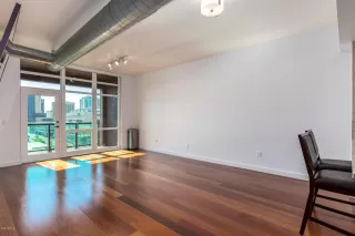 Photo #5: 6116938 Listing