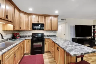 Photo #6: 6117382 Listing