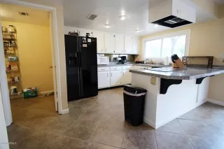 Photo #2: 6117406 Listing