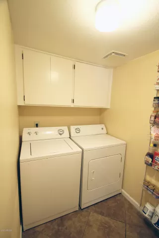 Photo #3: 6117406 Listing