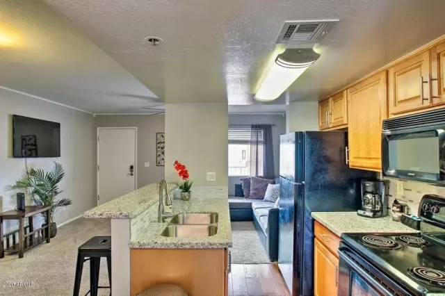 MLS: 6117597 Condo For Sale