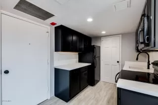 Photo #4: 6117875 Listing