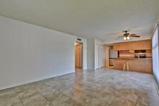 Photo #3: 6118038 Listing