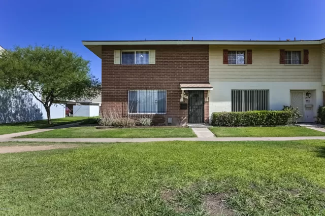 MLS: 6118062 Condo For Sale