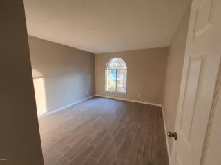 Photo #4: 6118065 Listing 