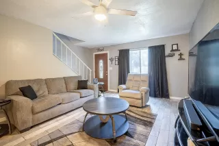 Photo #4: 6118080 Listing