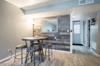 Photo #5: 6118080 Listing