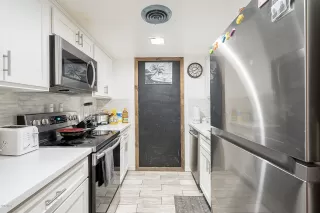 Photo #6: 6118080 Listing