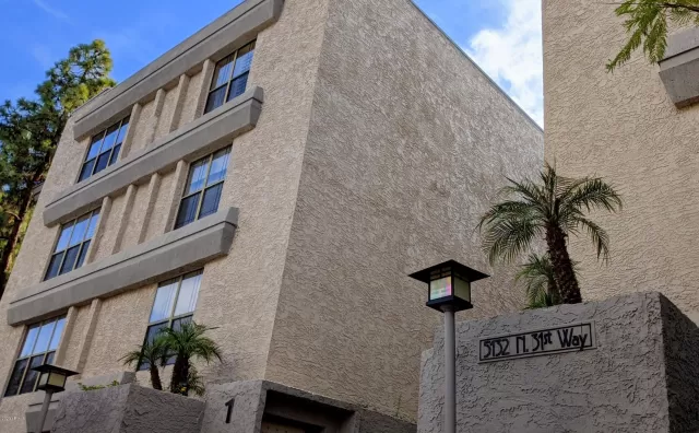 MLS: 6118095 Condo For Sale