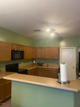 Photo #4: 6118100 Listing