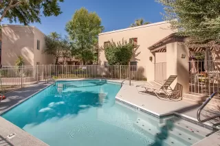 Photo #3: 6118247 Listing