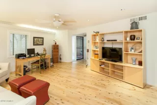 Photo #5: 6118247 Listing