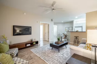 Photo #6: 6118317 Listing