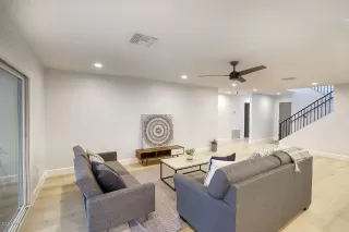 Photo #4: 6118369 Listing