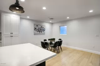 Photo #5: 6118369 Listing