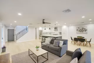 Photo #6: 6118369 Listing