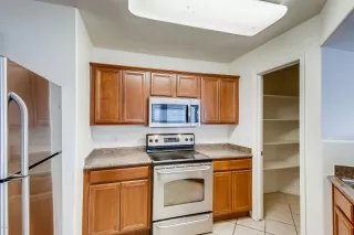 Photo #6: 6118392 Listing