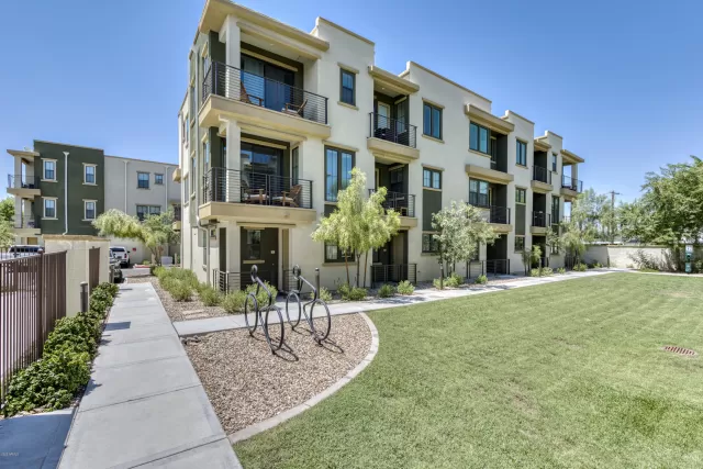 MLS: 6118529 Condo For Sale