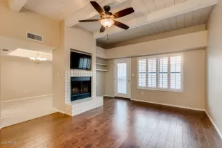 Photo #5: 6118540 Listing