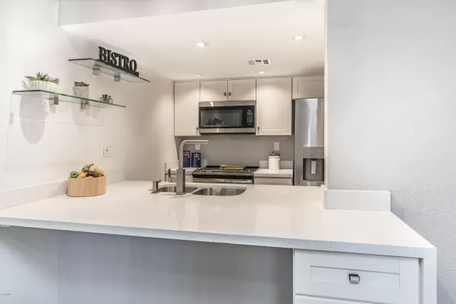 MLS: 6118649 Condo For Sale