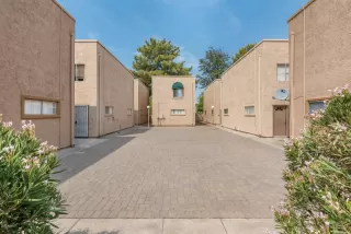 Photo #5: 6118772 Listing