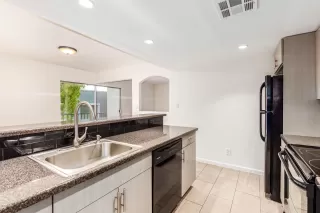 Photo #6: 6118856 Listing 