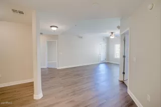 Photo #5: 6119010 Listing