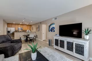 Photo #6: 6119108 Listing