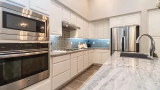 Photo #5: 6119410 Listing