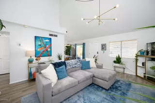 Photo #5: 6119963 Listing