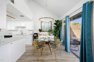 Photo #6: 6119963 Listing