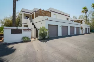 More Details about MLS # 6120393 : 1125 W PASADENA AVENUE#2