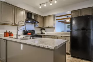 Photo #6: 6120393 Listing