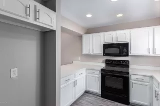 Photo #3: 6121139 Listing 