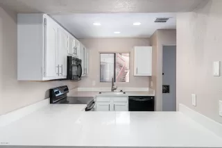 Photo #4: 6121139 Listing 