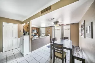 Photo #5: 6121506 Listing