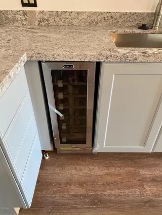 Photo #5: 6121533 Listing