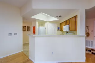 Photo #6: 6121554 Listing