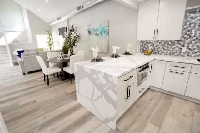 MLS: 6121594 Condo For Sale